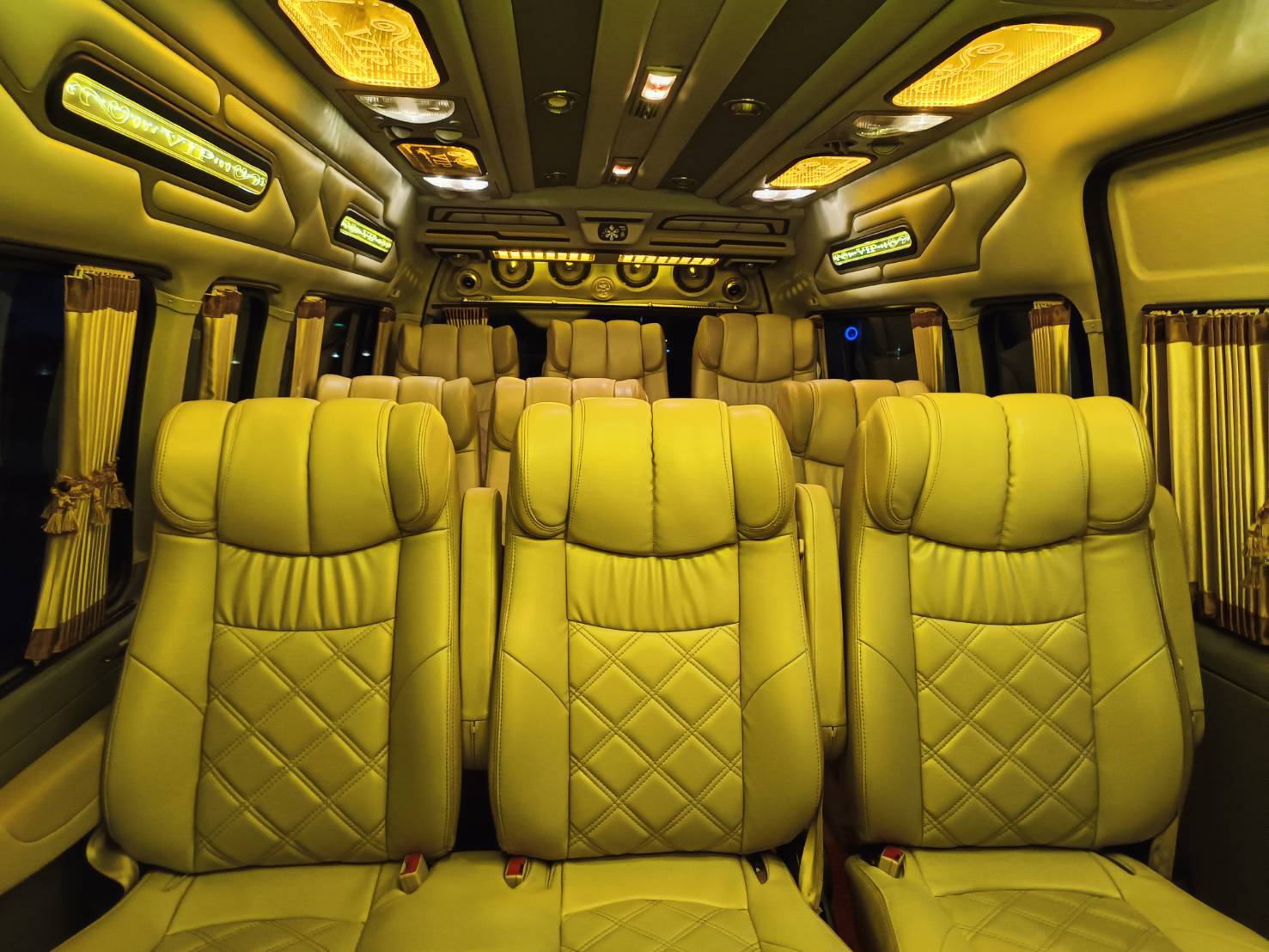 รถตู้รับส่งเขื่อนรัชชประภา